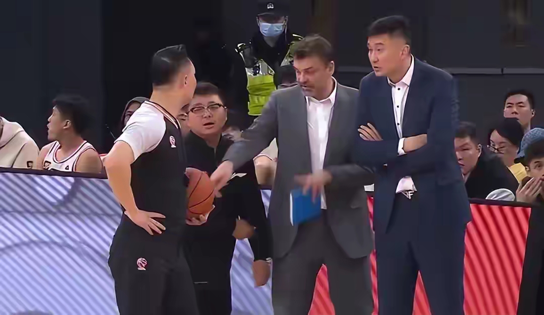 关于广东不敌上海，遭遇两连败乌龙的信息